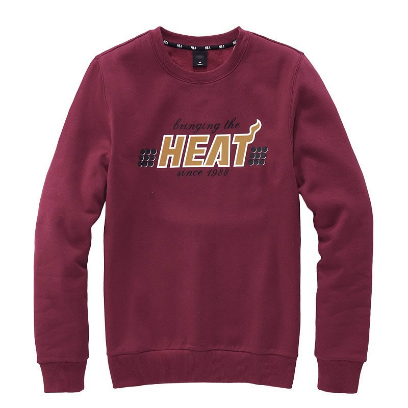 紅色印花長(zhǎng)袖衛(wèi)衣